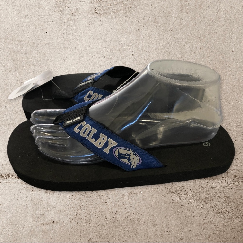 NEW Womens ‘COLBY COLLEGE’ MULES Athletic toe goz Flip Flops Sandals